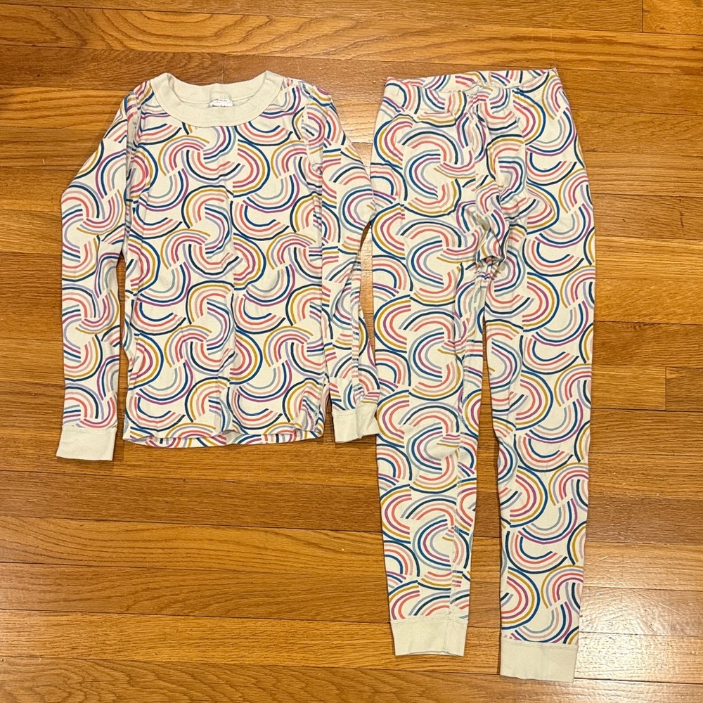 Hanna Andersson sz 130/ 8 Rainbow long pjs